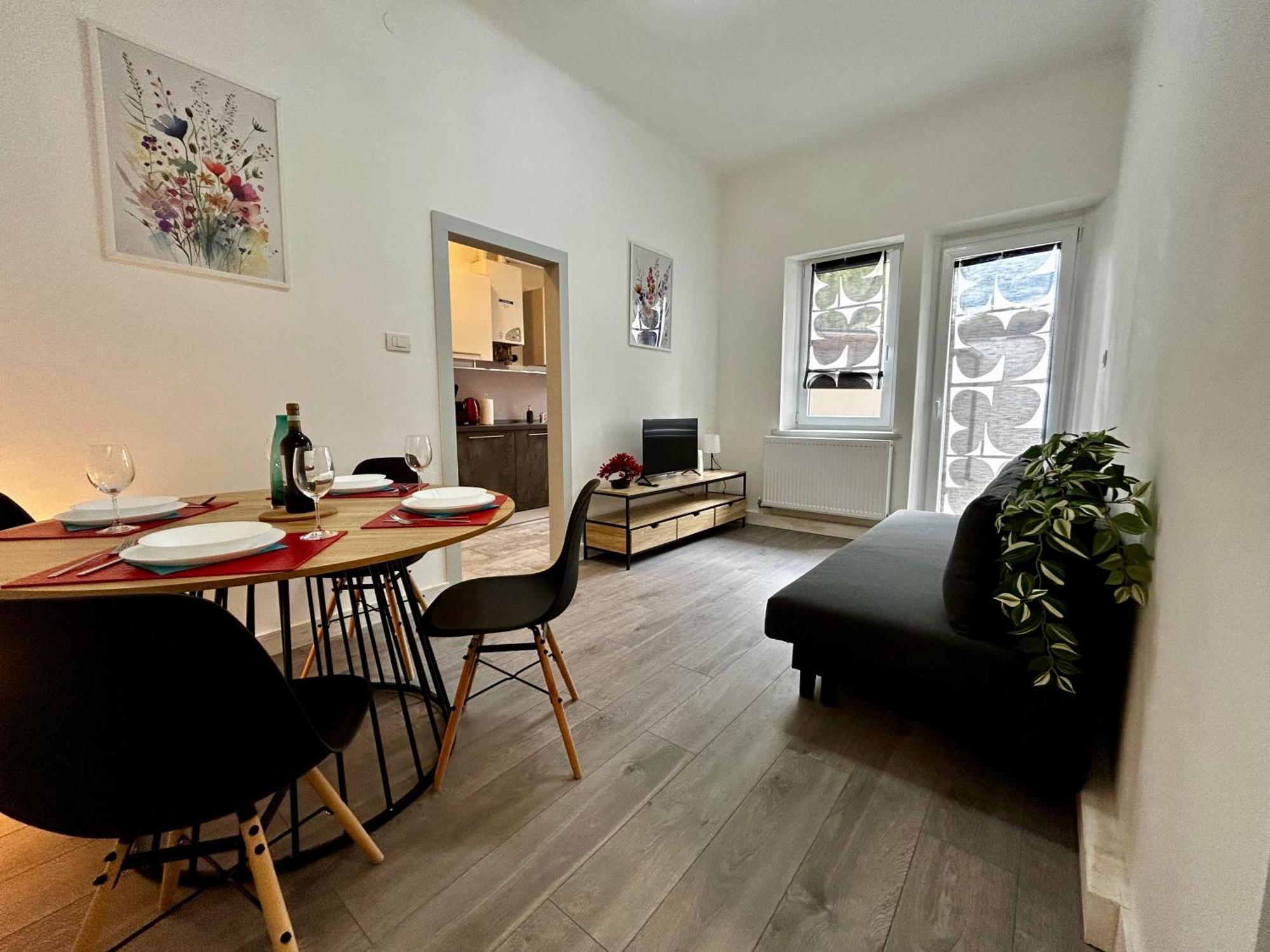 Luxury Allo Apartment In Center Of Udine Esterno foto